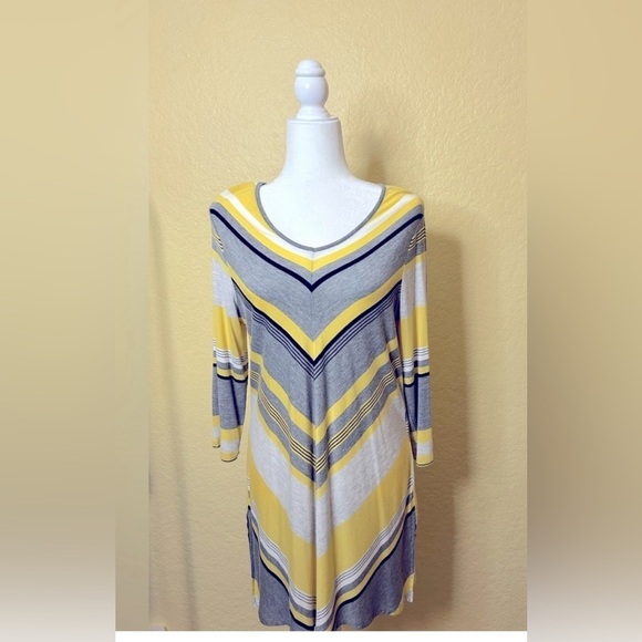 💕SALE 4 for $10💕Graceful Women’s Zenergy by Chico’s Yellow Striped Blouse Size 1 - Picture 1 of 8